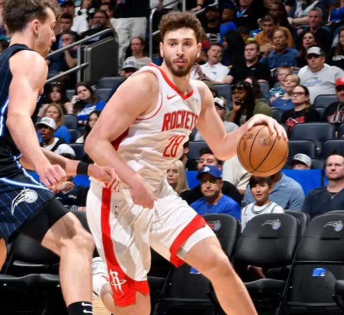 kaiyun-火箭替补席变脸！射手升任首发，中锋又被雪藏，2阵火力降至冰点